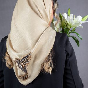 روسری سه گوش مغزی دوزی شده